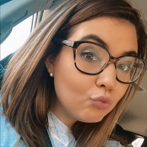 Meet your Posher, Leanne